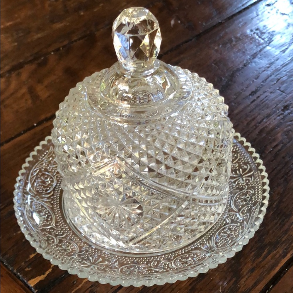 Crystal cheese dish